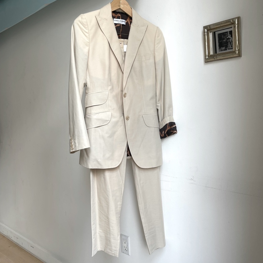 Dolce and Gabbana suit. Size 40 straight leg